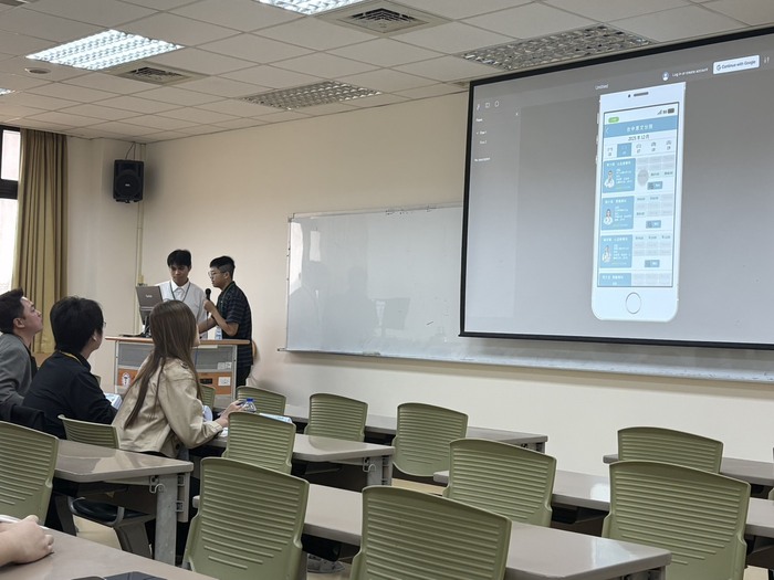 【賀】  職能治療 × 數位創新的實踐，本系師生在「2025 永續智慧創新黑客松」中，榮獲兩項佳作圖片