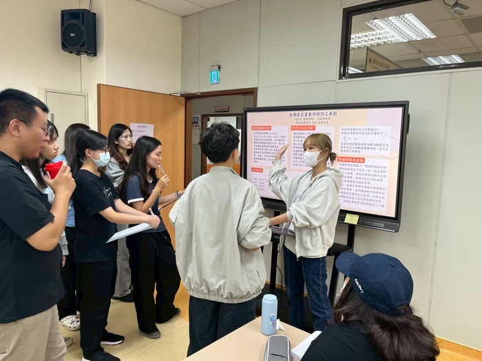 114.10.22 中山醫學大學職能治療學系第二屆專題報告論文海報競賽圖片