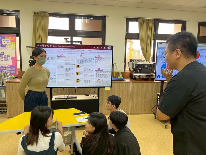114.10.22 中山醫學大學職能治療學系第二屆專題報告論文海報競賽圖片
